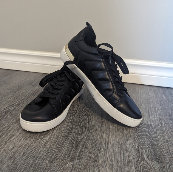 Ardene Shoes - 2/$15 Woman's Ardene Black & White Shoes Quilted Lace Up Shoes/Sneakers-Size 10